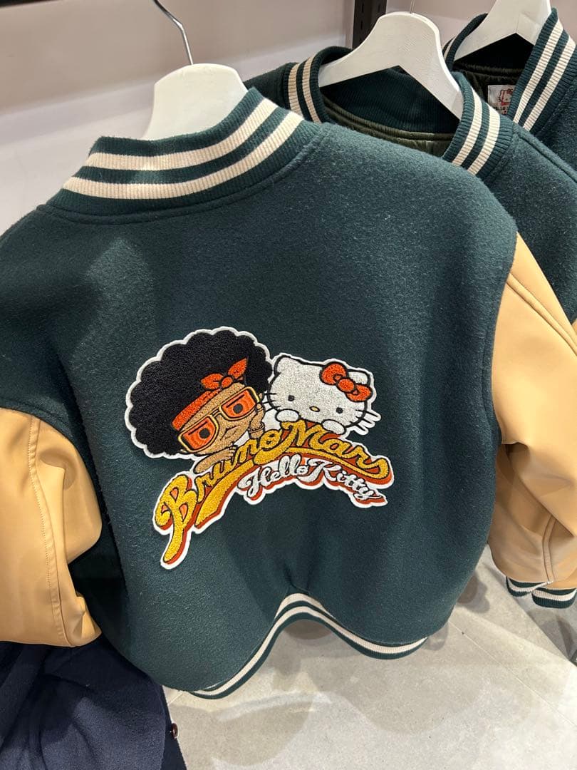 ブルーノマーズ　ハローキティコラボ　スタジャン　スタジアムジャンパー　新品未開封