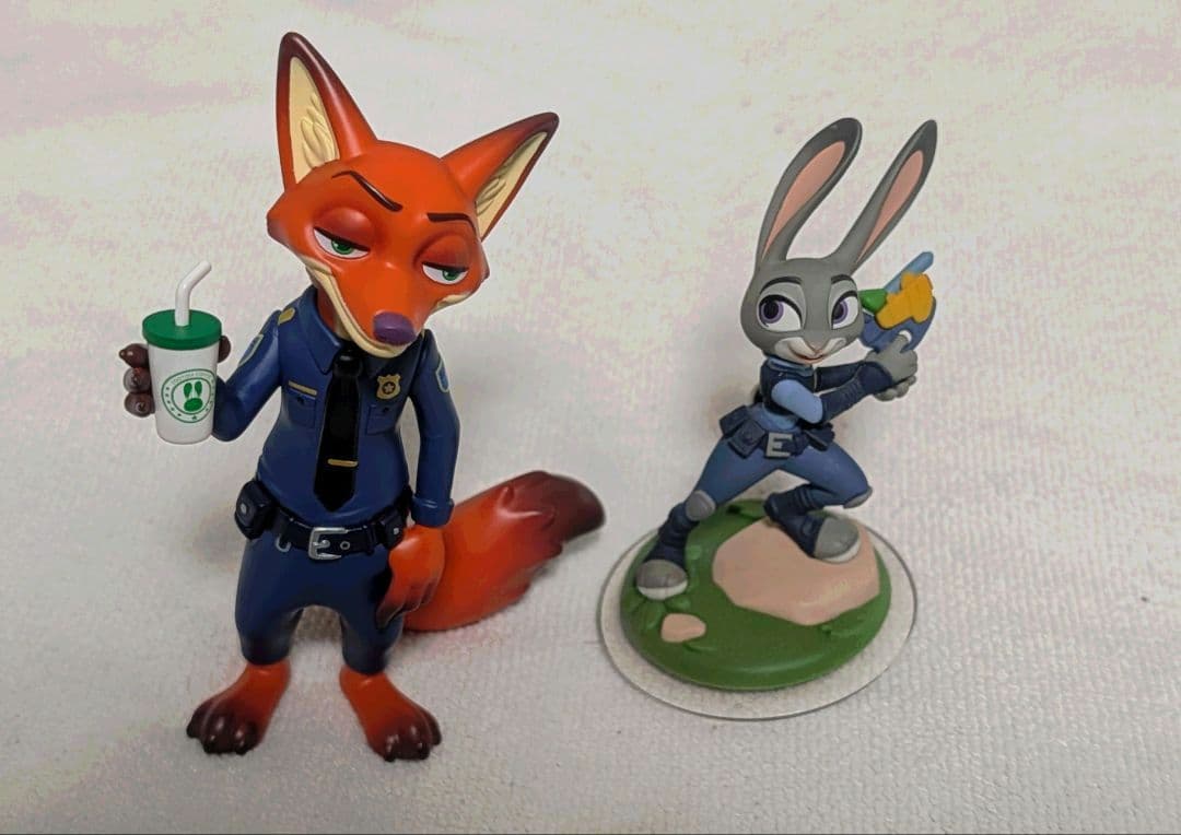 海外限定 ズートピア Zootopia キャリーケース フィギュア ペン まとめ