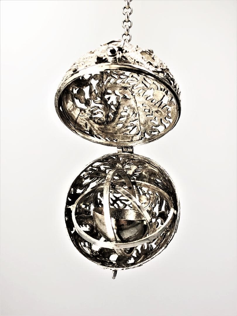 本銀彫金薫香球 龍鳳凰透し 】 中華古玩 倣唐代薫香球 - メルカリ