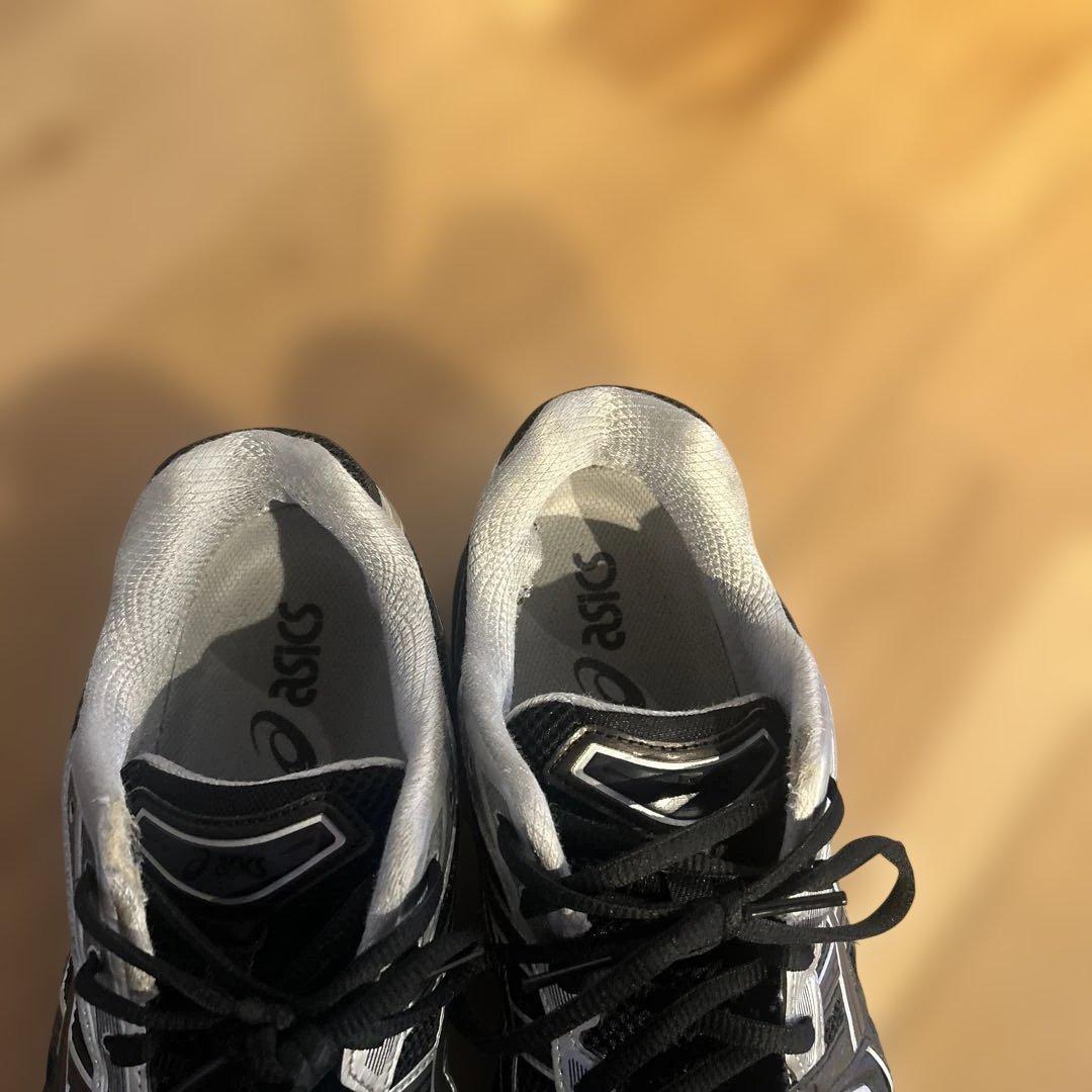 ASICS GEL-KAYANO 14 ブラック/シルバー 28.0cm