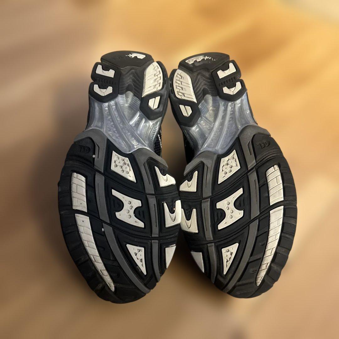 ASICS GEL-KAYANO 14 ブラック/シルバー 28.0cm