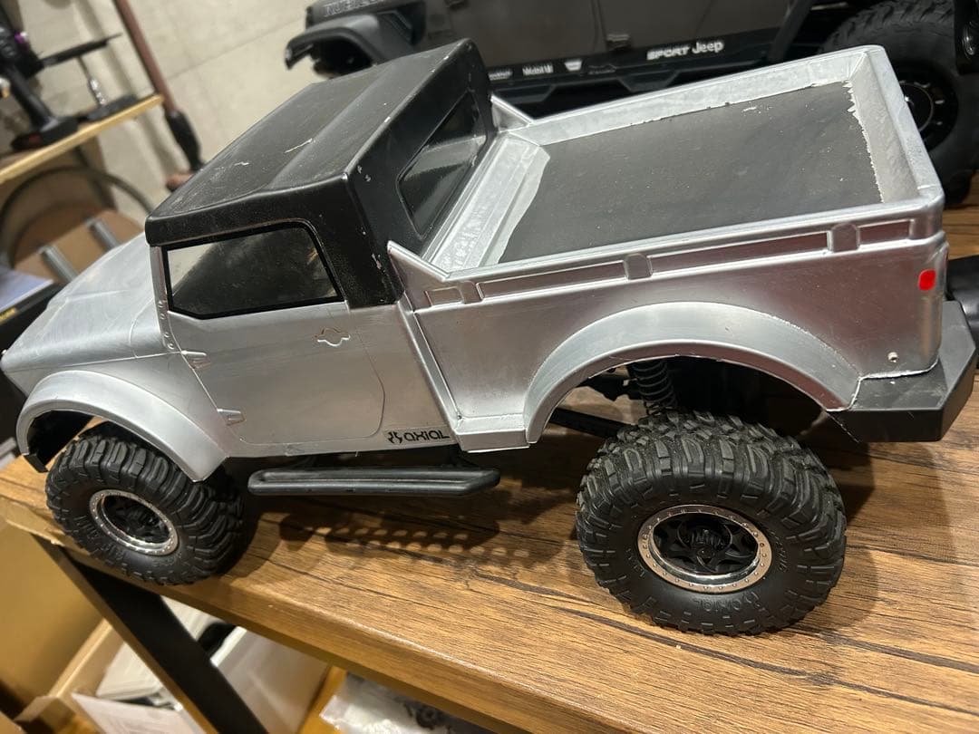 jeepチェロキーRCカー おまけボディ付き