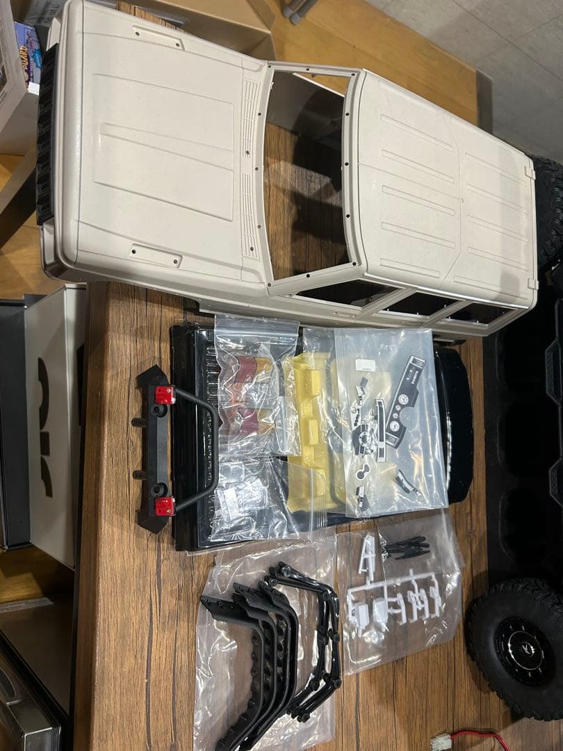 jeepチェロキーRCカー おまけボディ付き