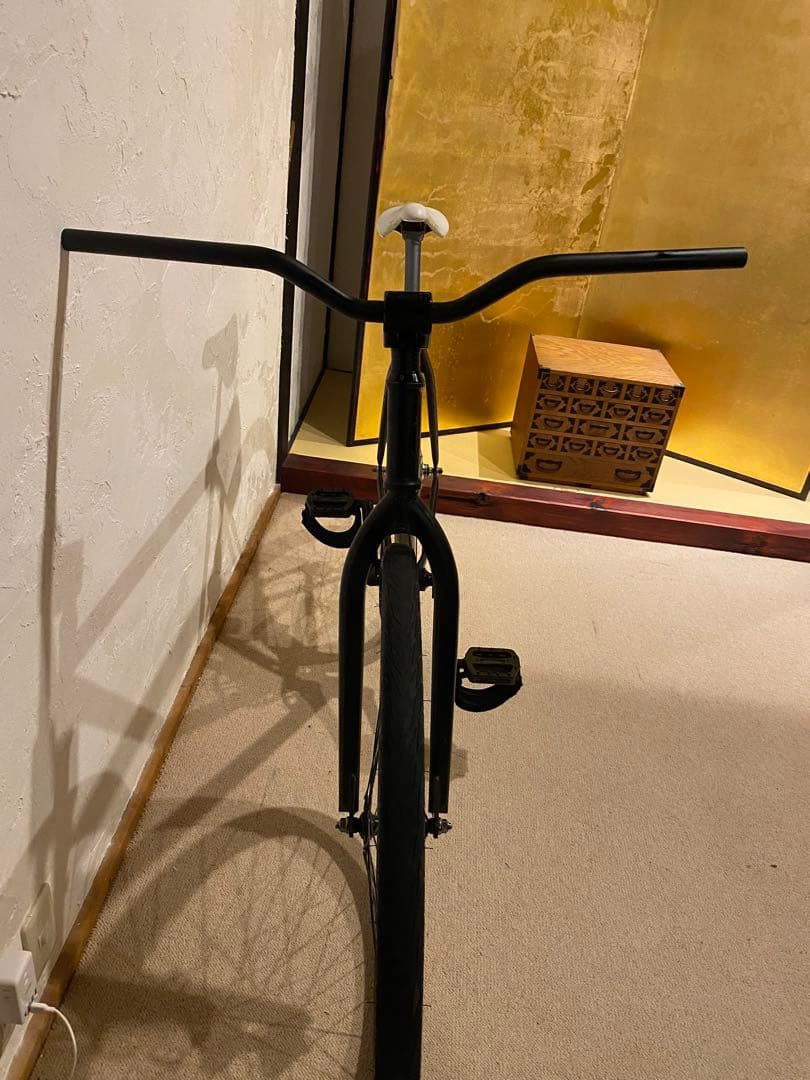 送料込み】700c ボムトラックDIVIDEピストダーカスワン トリ車fgfs