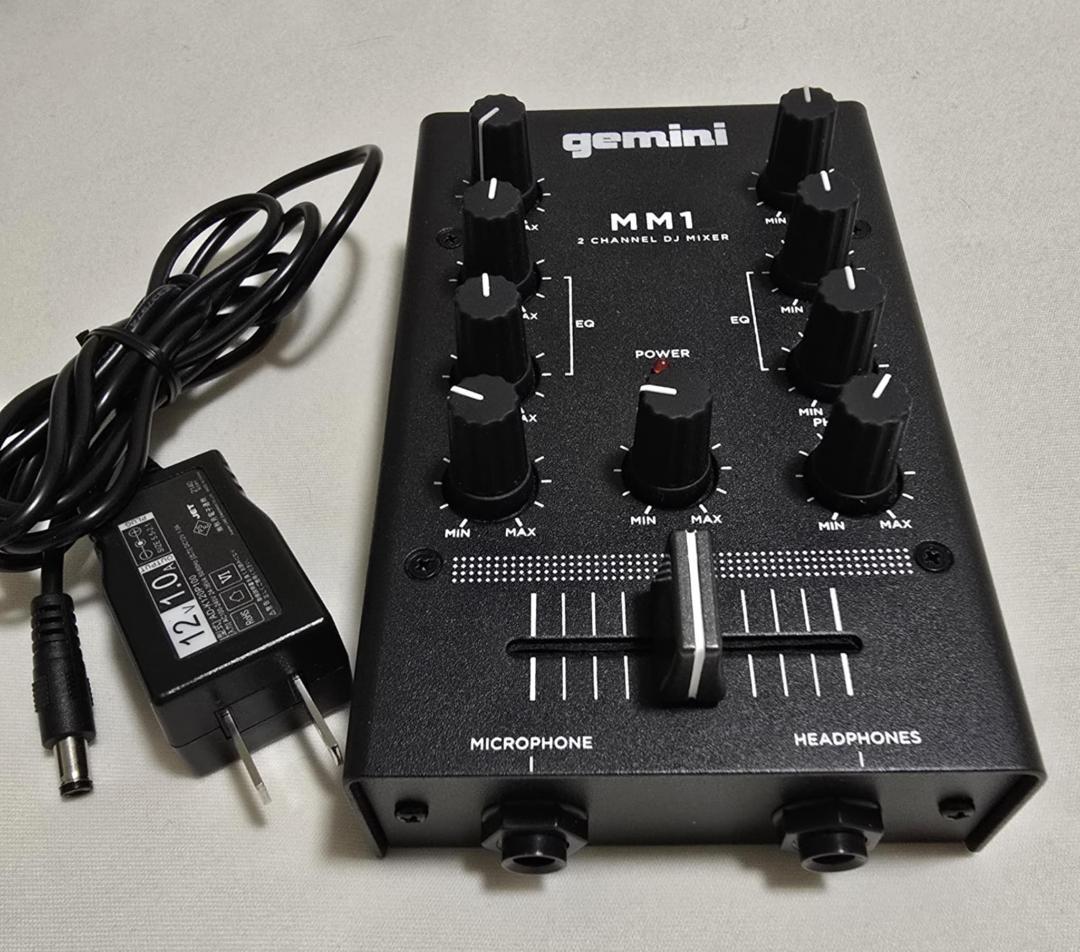 名機 GEMINI MM1 2チャンネル 手のひらサイズ アナログDJミキサー 超お手ごろ価格のDJミキサー、GEMINI MM1。