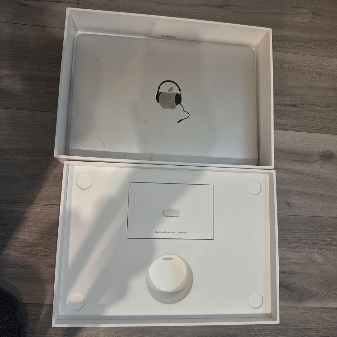 MacBook Air 2018 13インチ シルバー バッテリー状態良好 - メルカリ