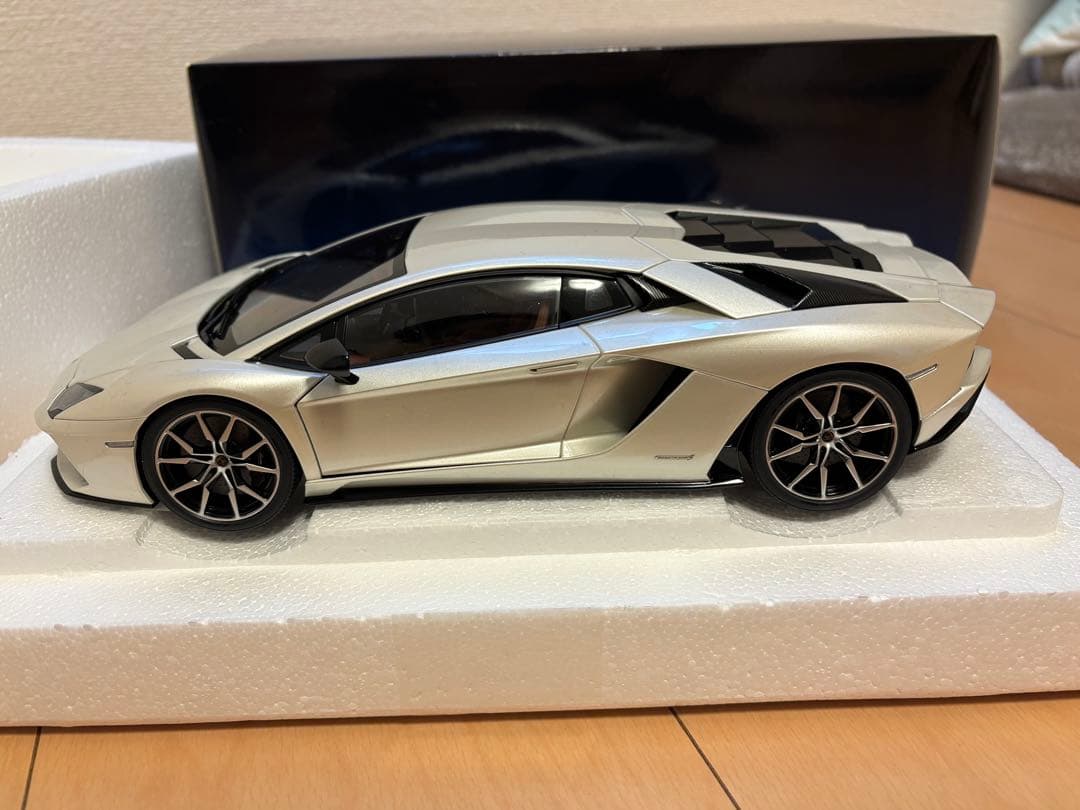 A UTOART Lamborghini Aventador S 1/18