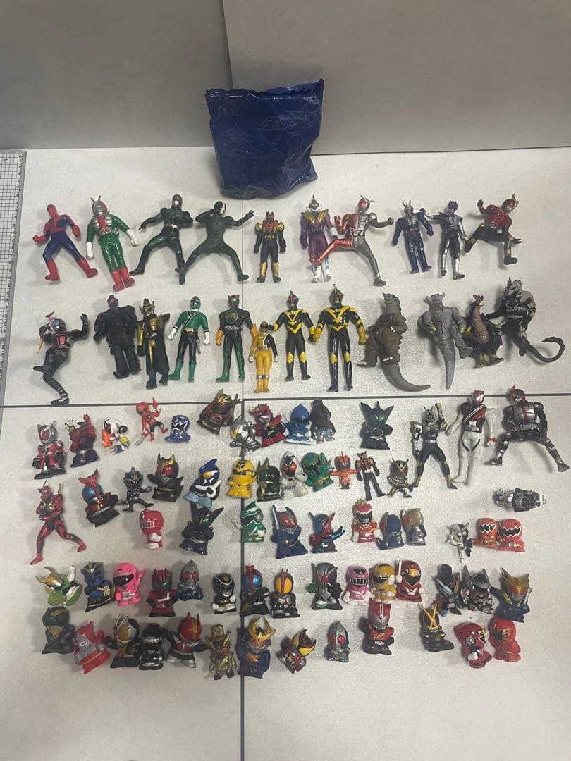 仮面ライダーなど165体