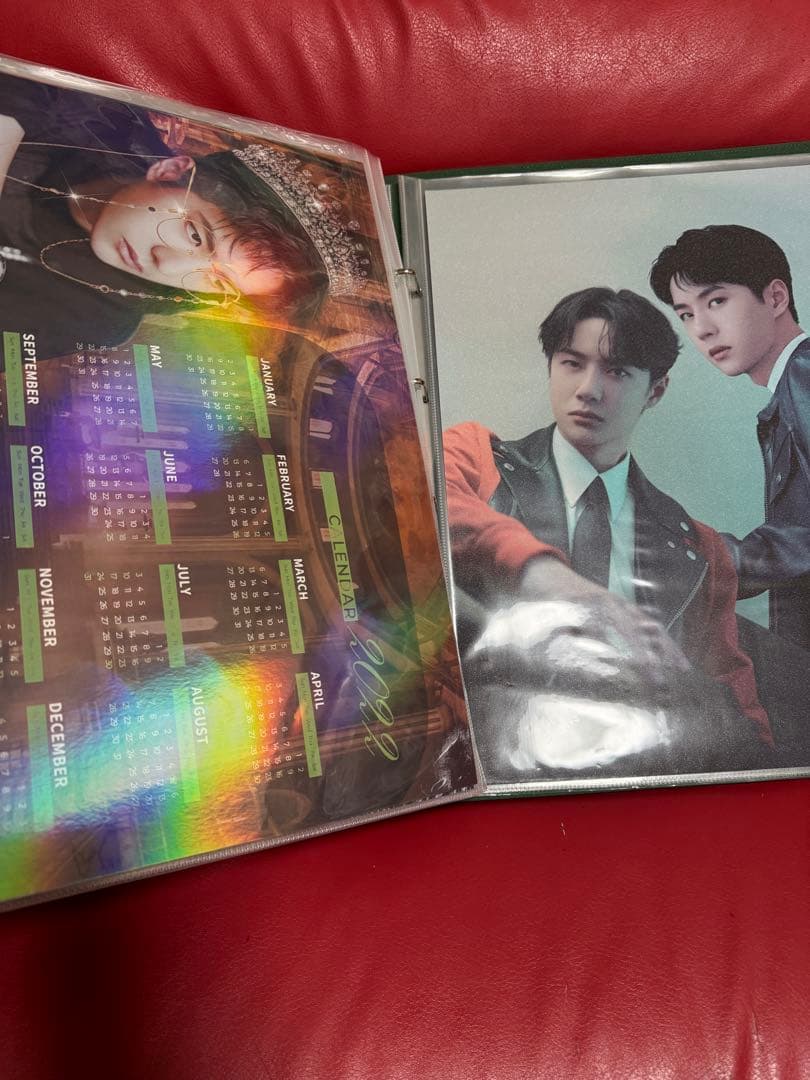 王一博ポスターカード　50枚　レア収納冊付き