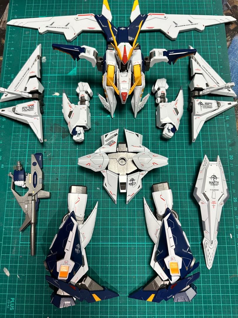 HG 1/144 クスィーガンダム(全塗装完成品)