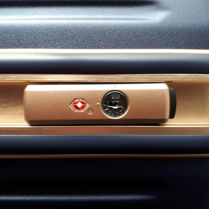 【未使用】スーツケース Mサイズ フレームタイプ 64L 4.3kg プラスワン