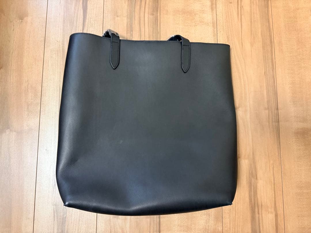 LEXUS 黒のレザートートバッグ