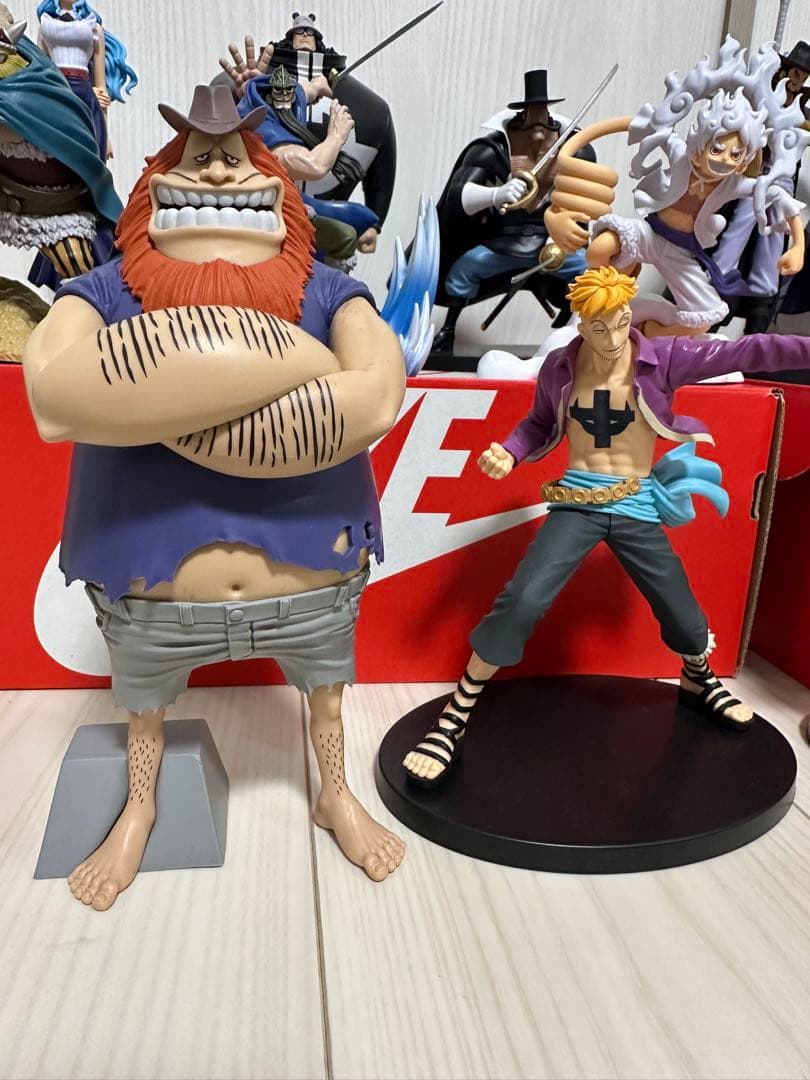 ワンピースフィギュアまとめ売り　箱無し　16体セット