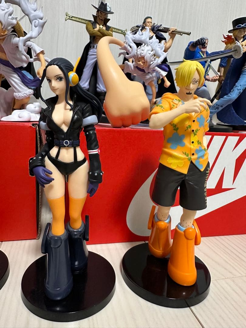 ワンピースフィギュアまとめ売り　箱無し　16体セット