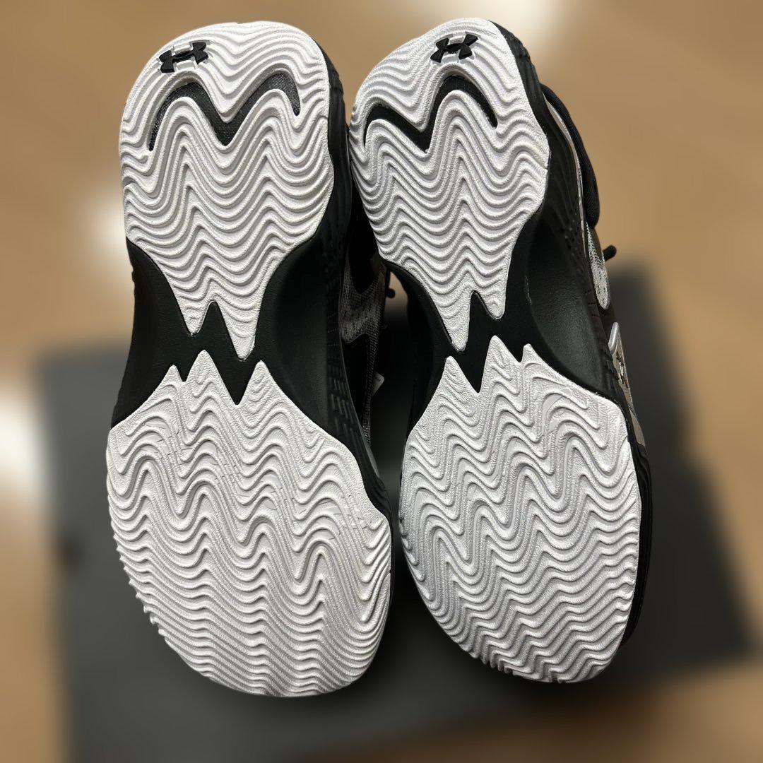 UA スポーン7（UA Spawn 7）28.5cm バスケットボールシューズ