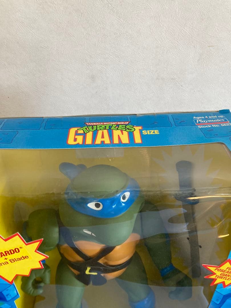 週末セール　タートルズ ジャイアントフィギュア ３体セット。