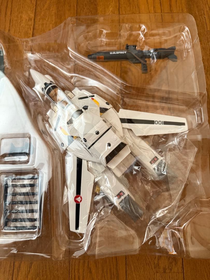 1/55VF-1S スーパーバルキリー ロイ•フォッカー機 可変戦闘機 - メルカリ