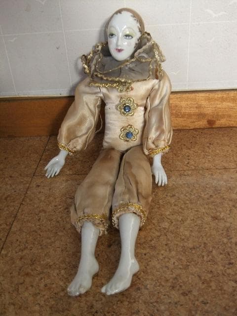 「アール・ヌーヴォー」時代のお人形　ピエロのような雰囲気