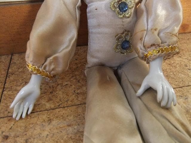 「アール・ヌーヴォー」時代のお人形　ピエロのような雰囲気