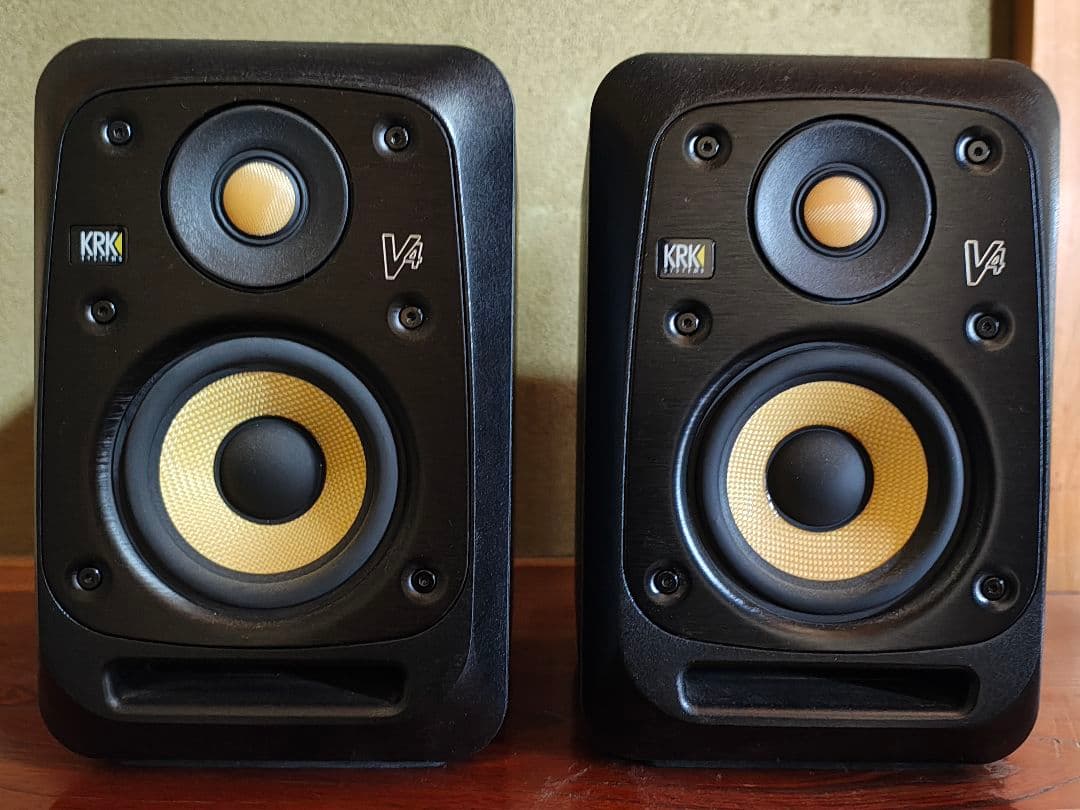 KRK V4S4　4インチ　モニタースピーカー　ペア KRK(ケーアールケー) V4S4（1ペア） | Rock oN Line eStore