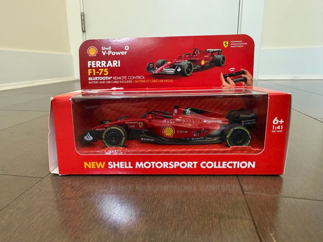 【新品】Ferrari F1-75 Bluetooth ラジコン　ミニカー