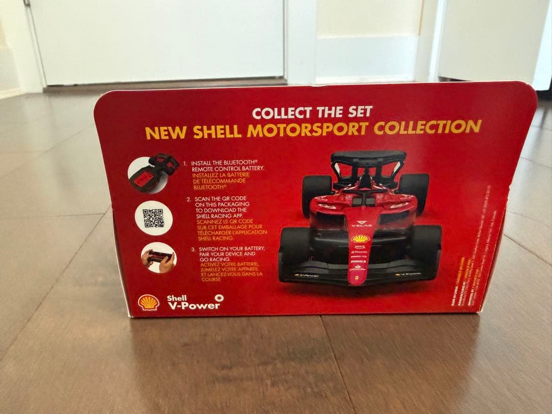 【新品】Ferrari F1-75 Bluetooth ラジコン　ミニカー