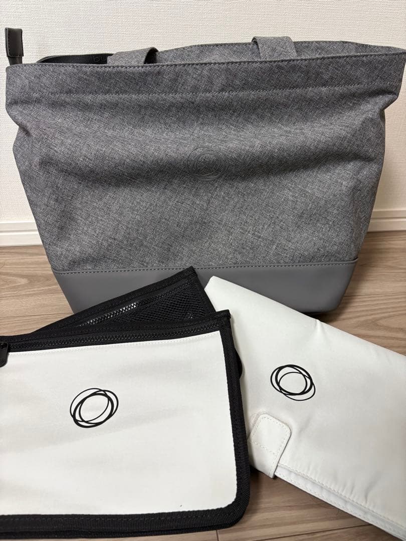 bugaboo グレー トートバッグ 収納ポーチ付き bugaboo バガブー チェンジング バッグ ベビーカー アクセサリー 便利
