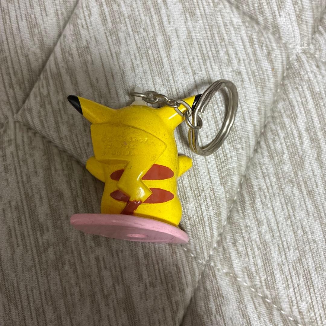 ポケモン なみのりピカチュウ ライトキーホルダー レトロ - メルカリ