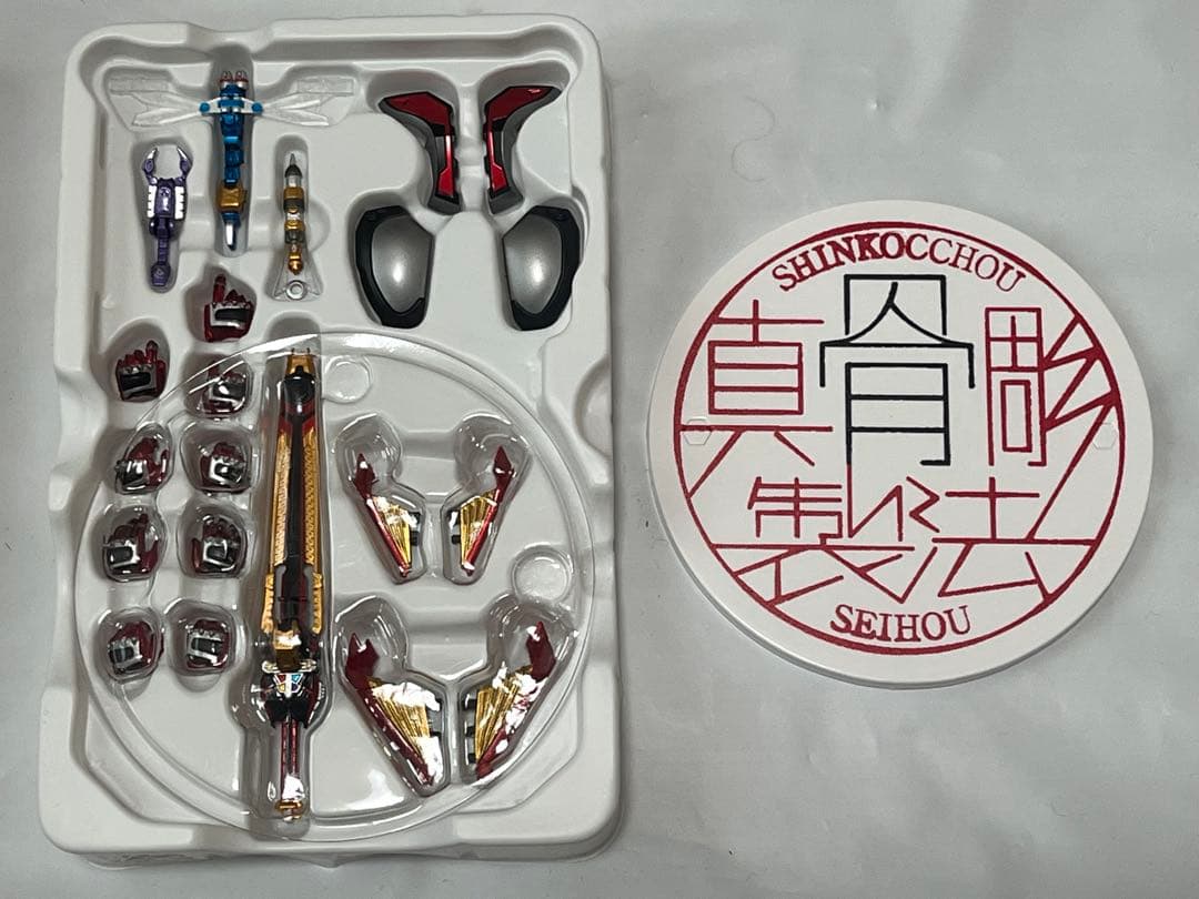 S.H.Figuarts 真骨彫製法 仮面ライダーカブト ハイパーフォーム