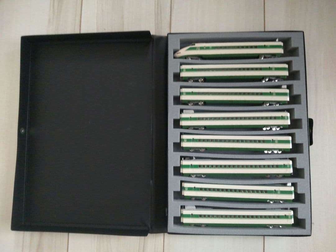 NゲージTOMIX新幹線200系2000番台16両編成　少々難あり