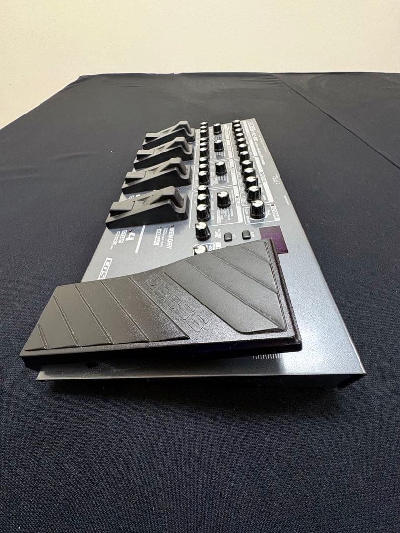 BOSS ME-80 マルチエフェクター 【動作確認済み】