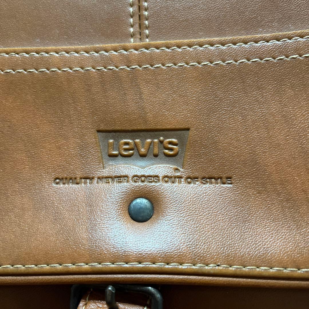 Levi's メッセンジャーバッグ ショルダーバッグ リーバイス レザー