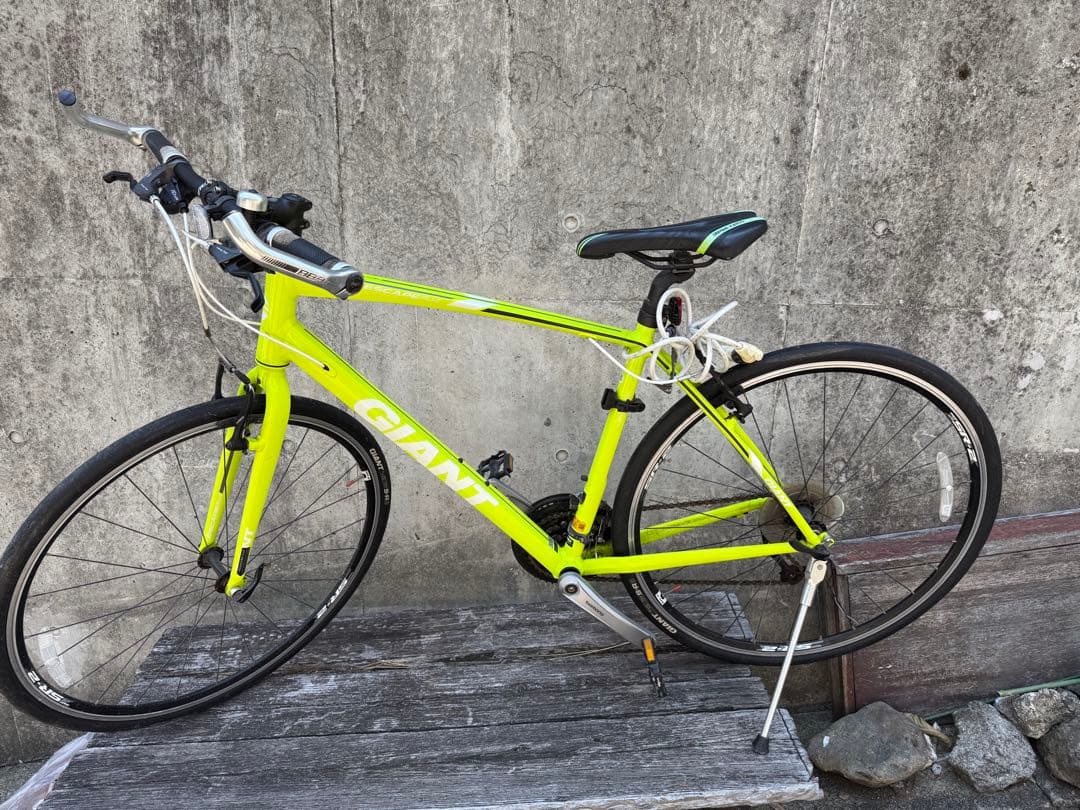 Giant クロスバイク ESCAPE RX3 ライムイエロー　M ご試乗だけでも大歓迎!! ESCAPE RX3 オススメのクロスバイクです