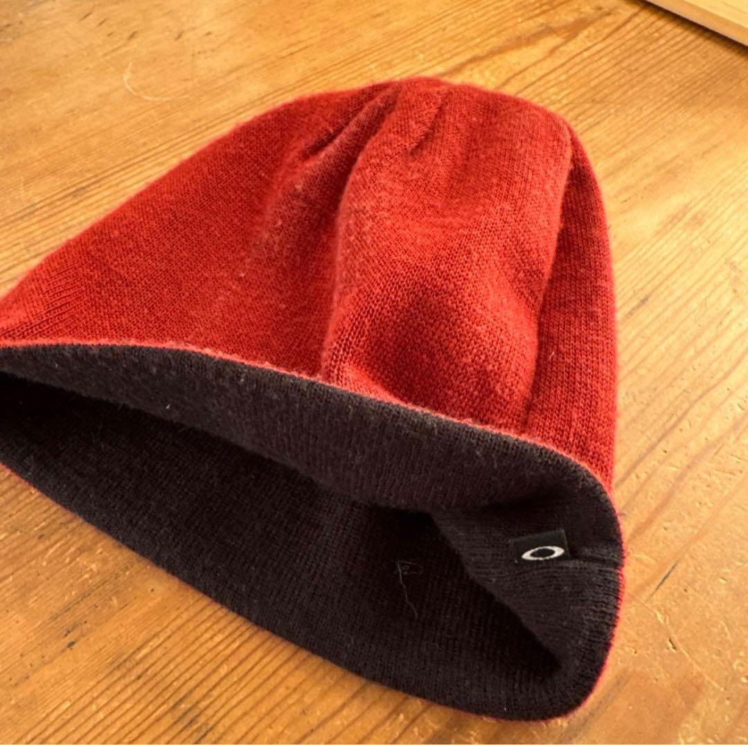 OAKLEY オークリー ビーニー ニット帽 Oakley 赤 - メルカリ