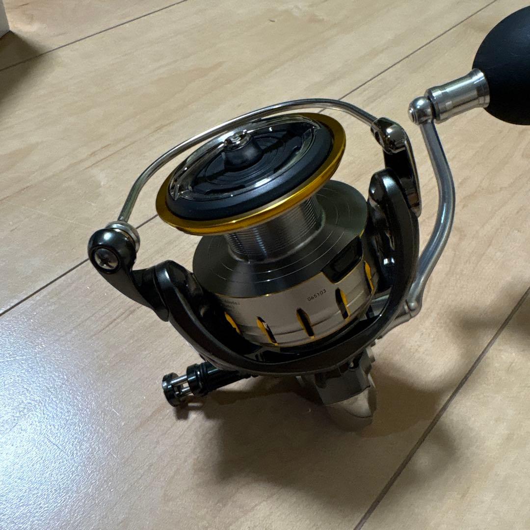 ダイワ 18ブラストLT5000D ドレスリールスタンド付 中古リール - メルカリ