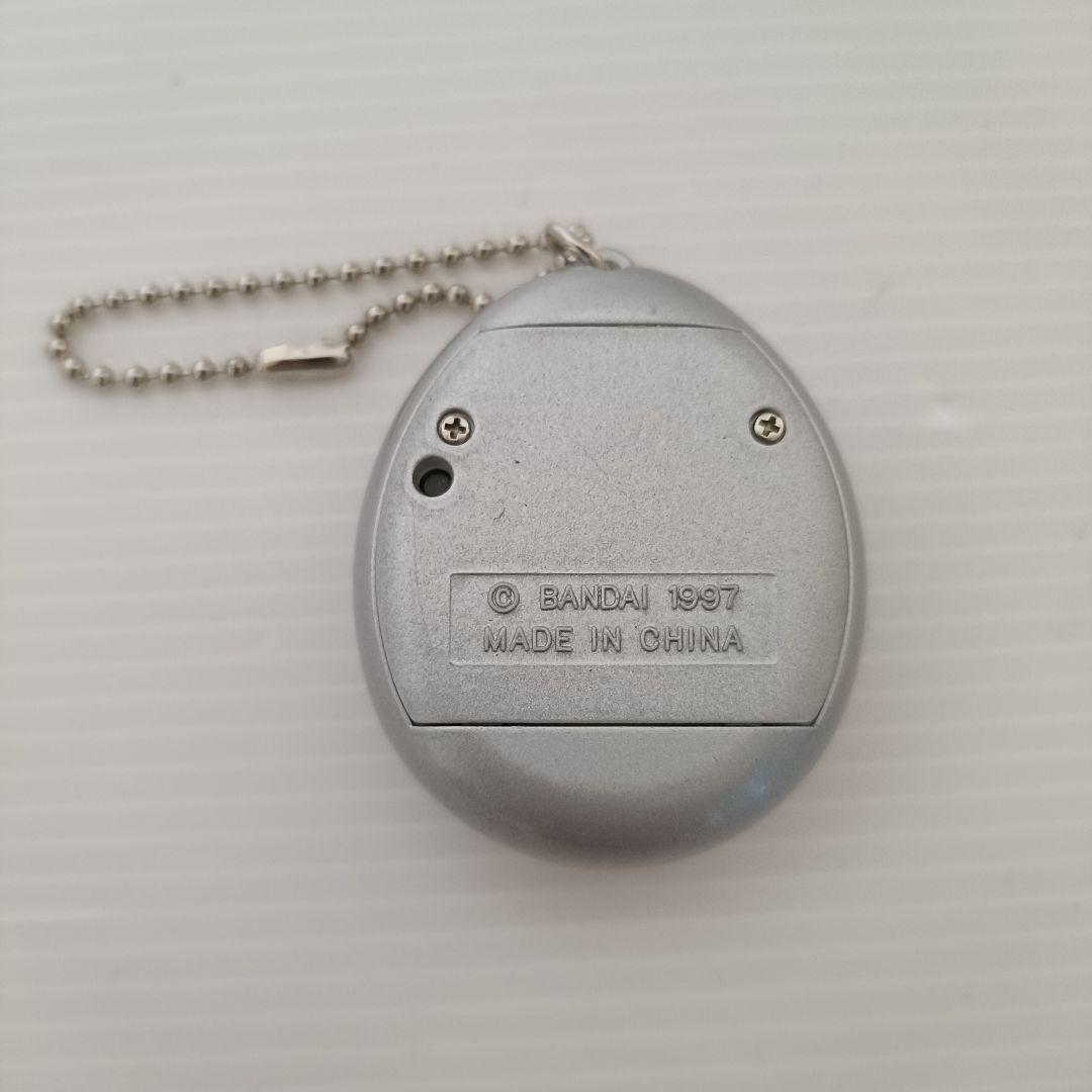 希少】新種発見 たまごっち 銀(シルバー) 海外版 - メルカリ