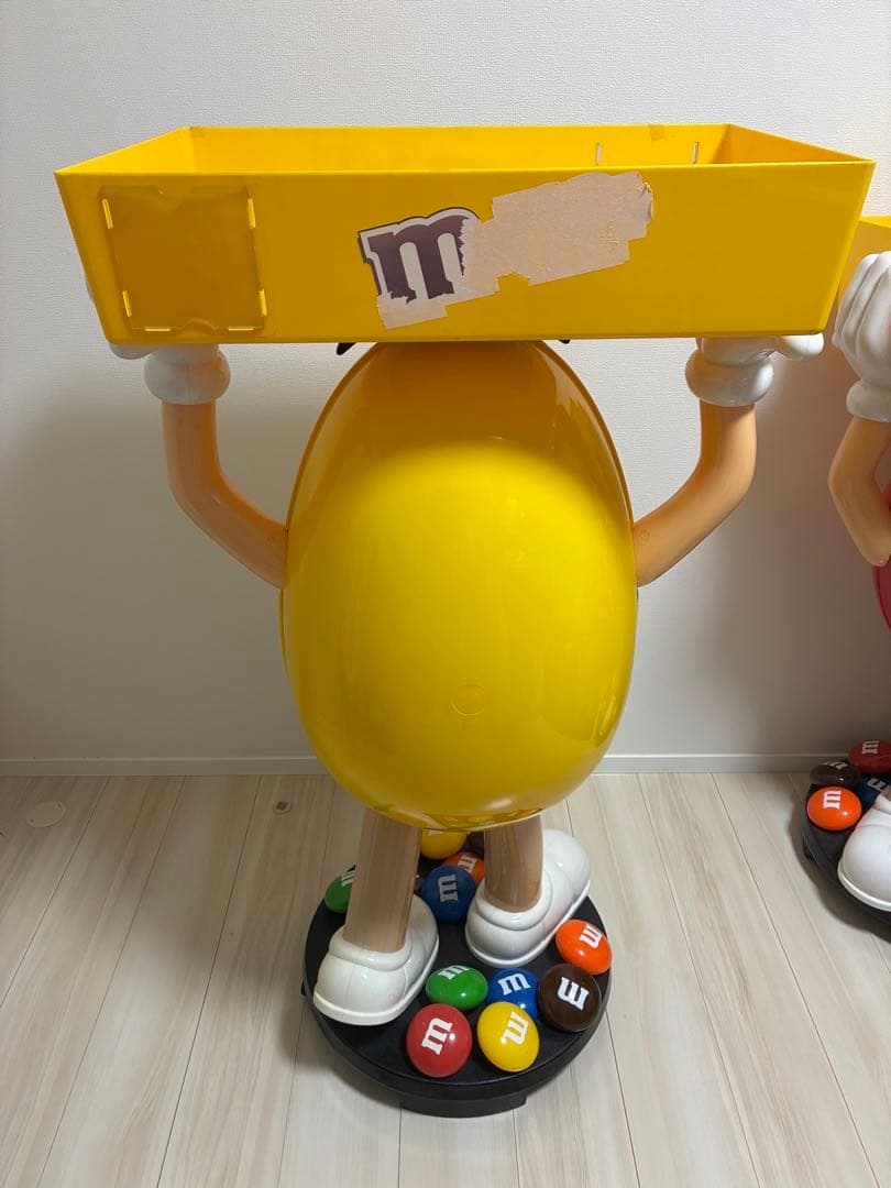 M&M's イエローマスコット スタチュー