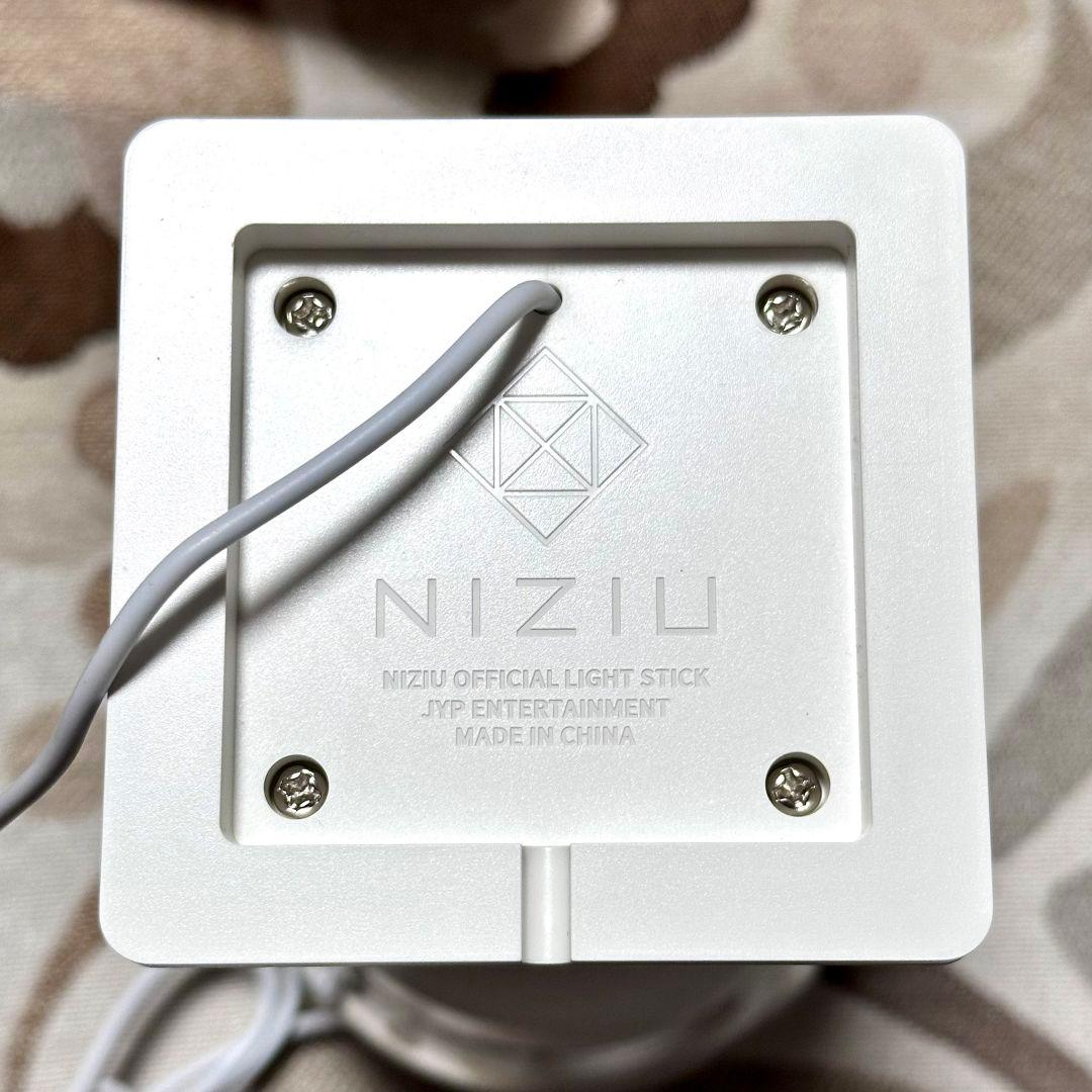 NiziU OFFICIAL LIGHT STICK 公式ペンライト - メルカリ