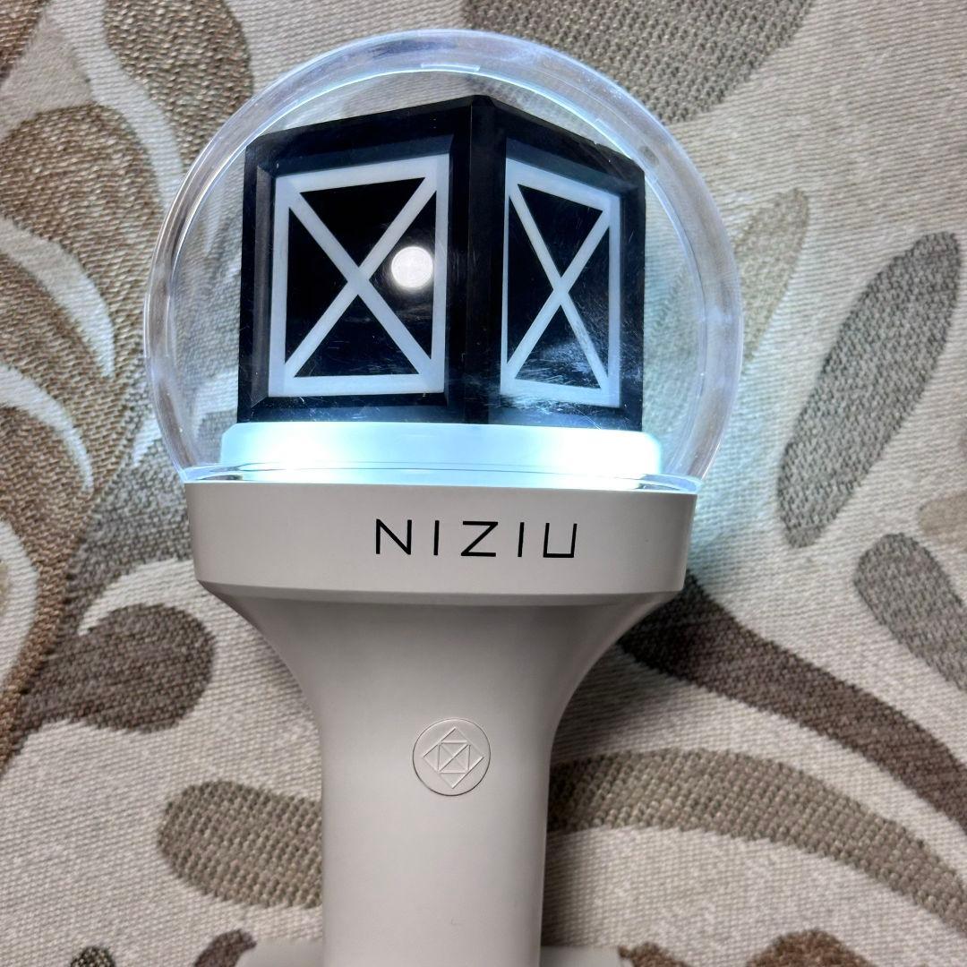 NiziU OFFICIAL LIGHT STICK 公式ペンライト - メルカリ