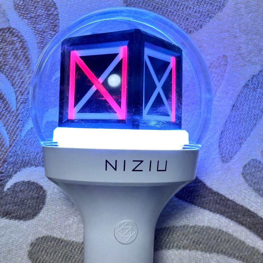 NiziU OFFICIAL LIGHT STICK 公式ペンライト - メルカリ