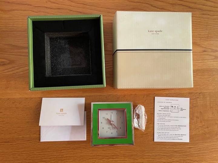 希少　新品ケイトスペード置き時計　新品未使用　動作確認済み　kate spade kate spade NEW YORK（ケイト・スペード ニューヨーク） 腕時計 ケイト