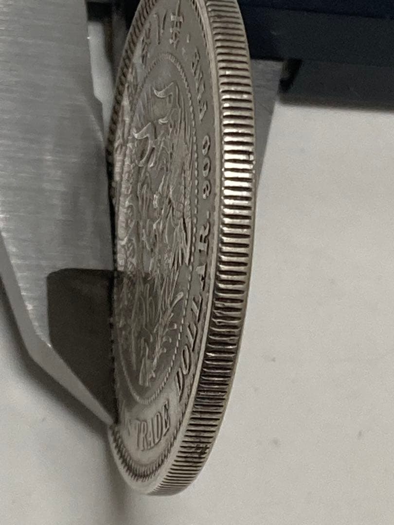 貿易銀 明治8年 菊紋・龍 約38.79㎜ 約27.13gの通販はau PAY