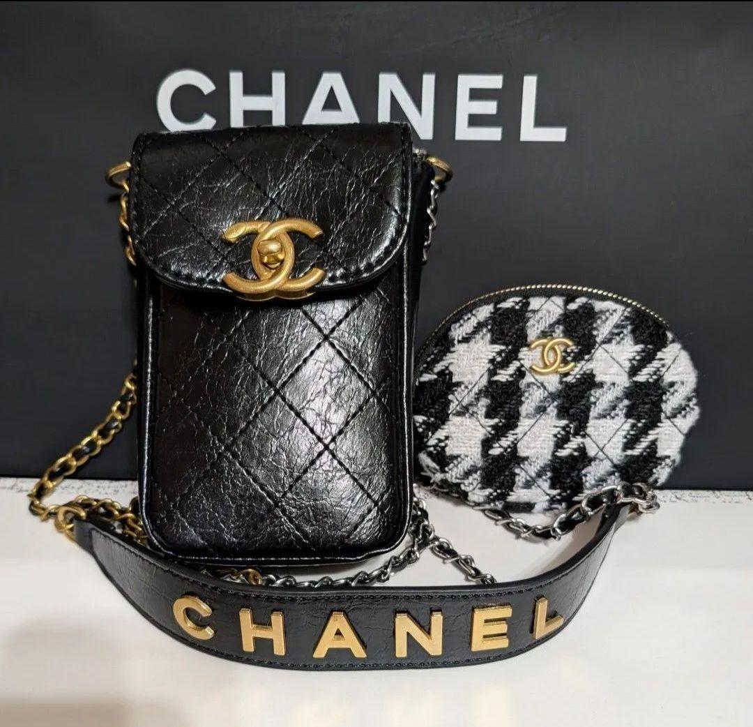 CHANEL ショルダーチェーン付きスマホホルダー& ミニポーチ 新品 CHANEL シャネル ノベルティ ショルダーバッグ スマホポーチ 斜