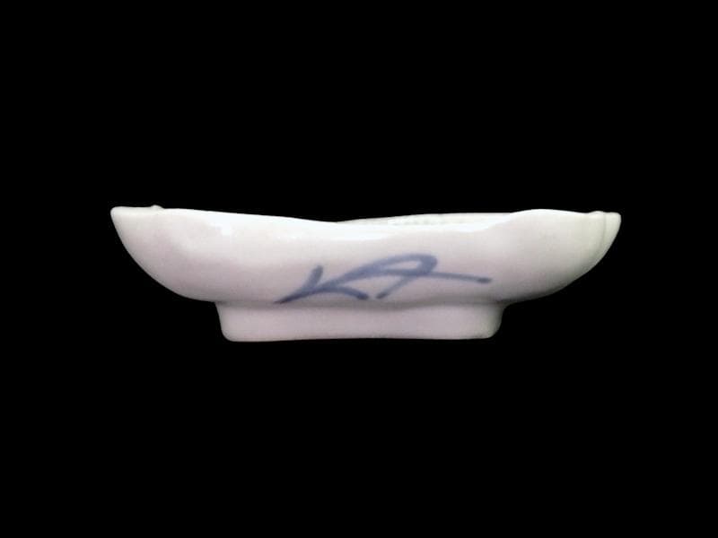 古伊万里 型刷印判 雨降りに花の図 変形皿 江戸期 E650AS-CVi - メルカリ