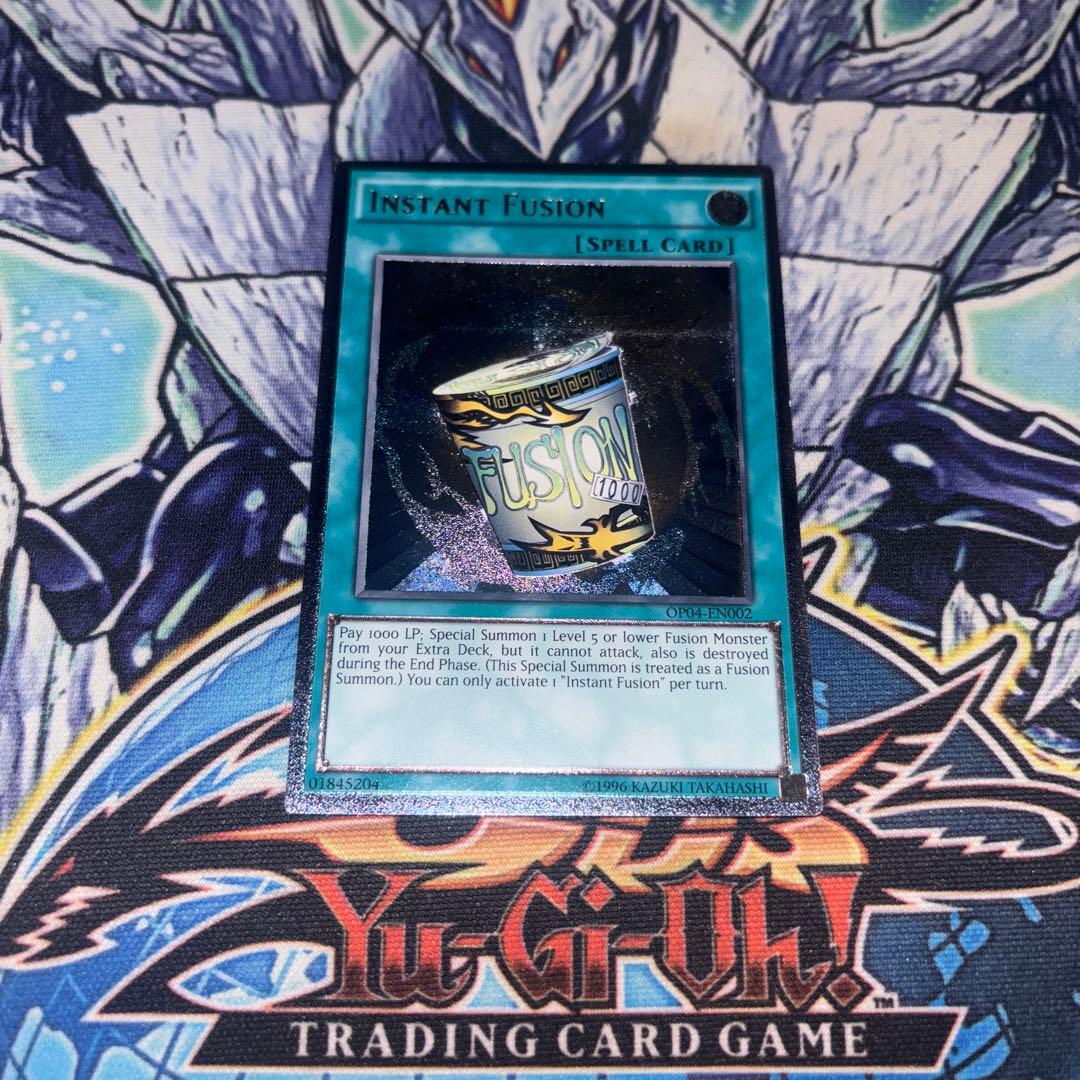 EU版 簡易融合 レリーフ 深掘り個体 遊戯王 海外 英語 米 北米版 スペースタイムポリス レリーフ 深掘り個体 遊戯王 海外 英語