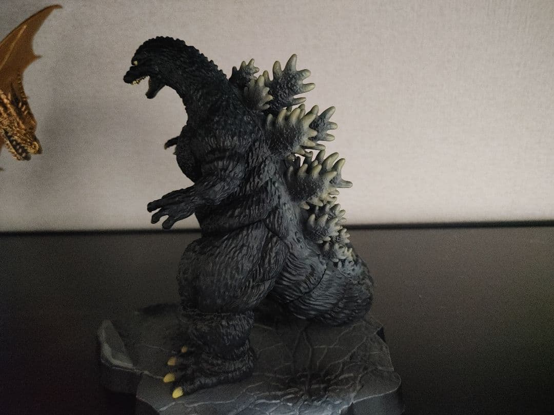 ゴジラ　キングギドラ　デアゴスティーニ　東宝怪獣コレクション　モバイルスタンド
