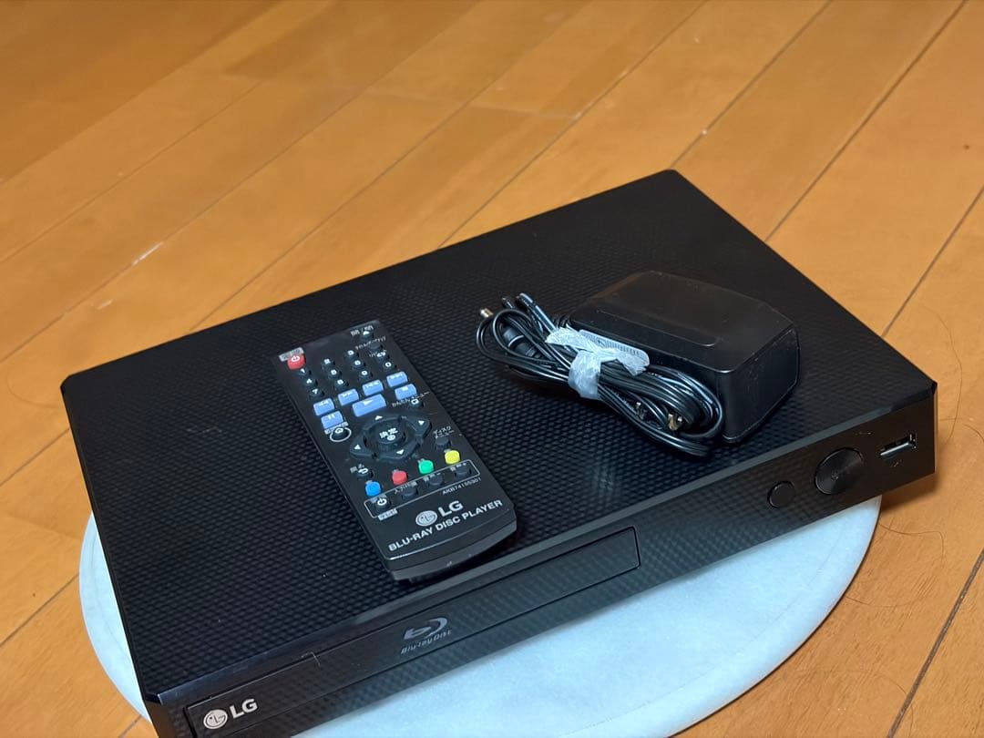 LG BP250 ブルーレイディスク/DVDプレーヤー - メルカリ