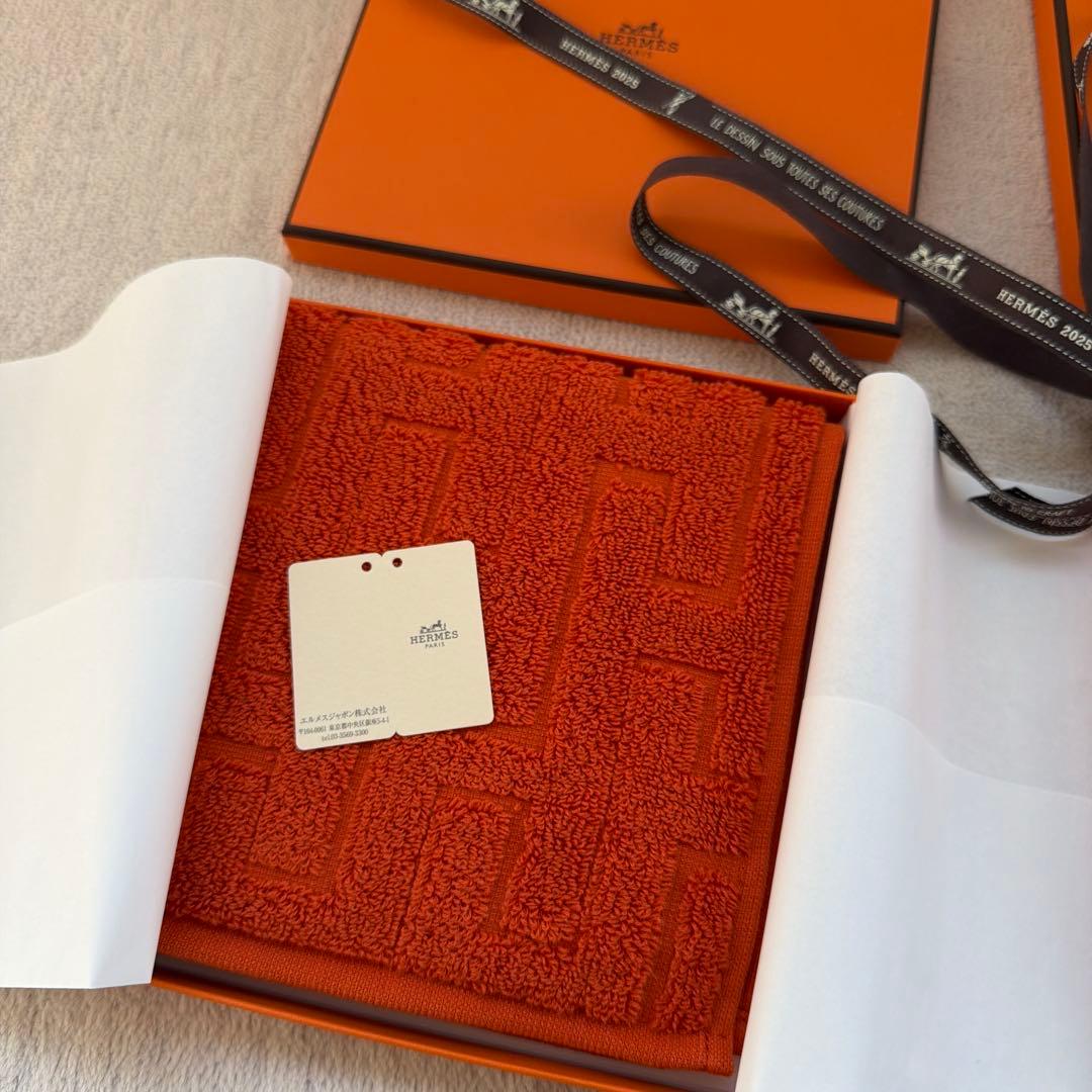 新品HERMES 2枚セット ネイビー&オレンジ タオルハンカチ - メルカリ