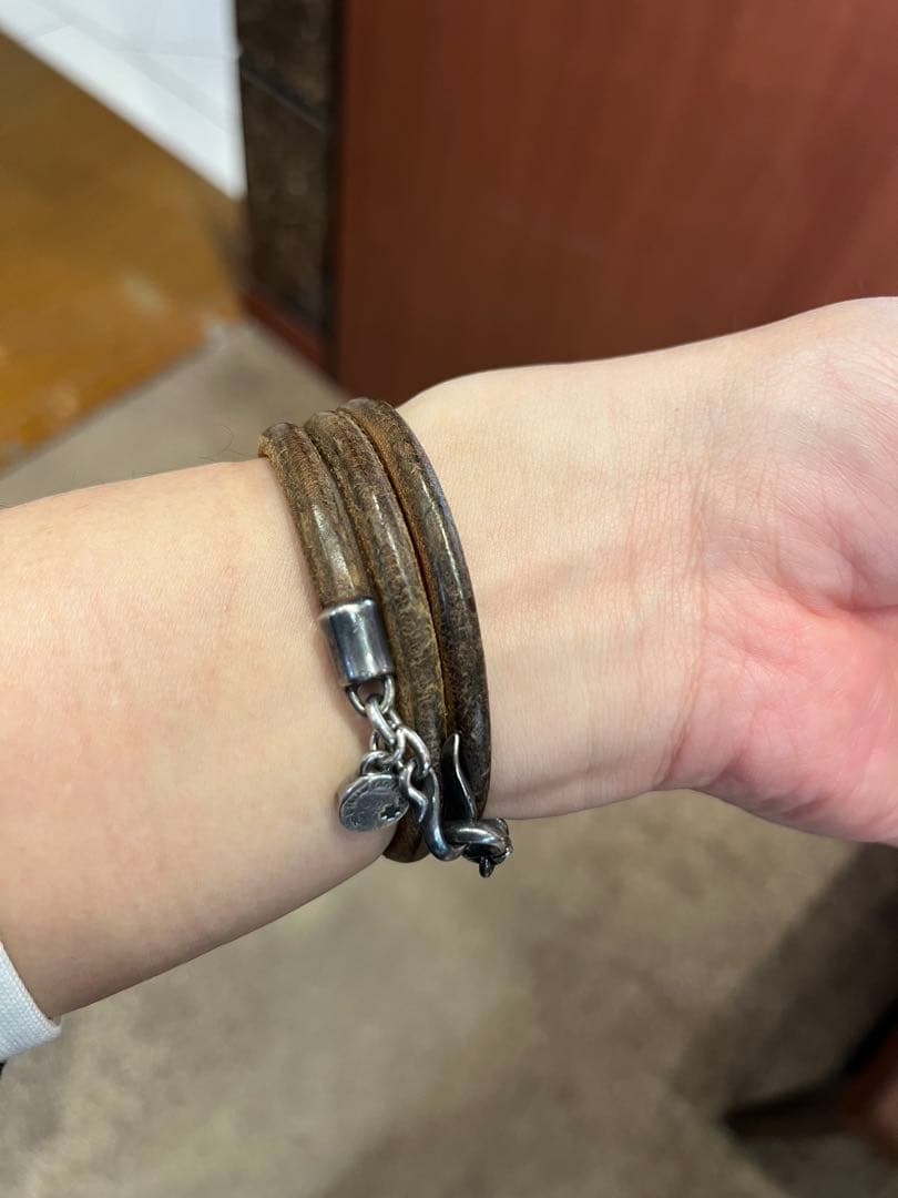 GARNI ガルニ 3連レザーブレスレット 茶 ブラウン - メルカリ