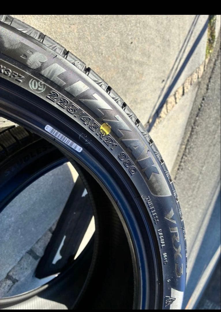 225/45R21 ブリヂストン BLIZZAK VRX3 4本セット バリ山 - メルカリ